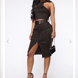 Black and gold 2 piece set, brand new